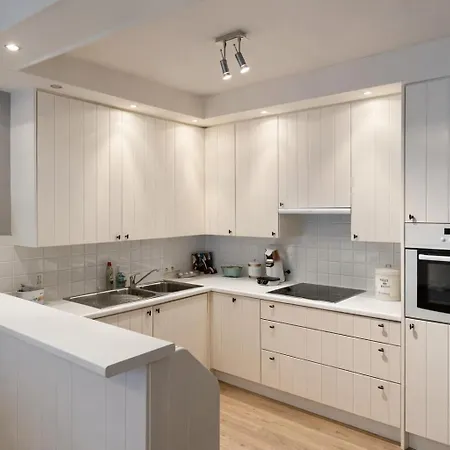 Stylish Norman In Prime Marina Location With Free Underground Parking * Nieuwpoort
